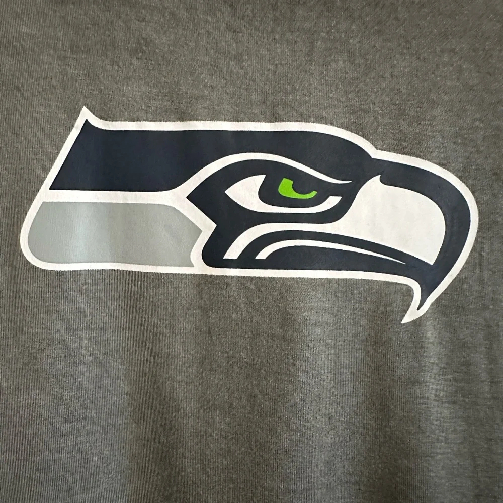Seattle Seahawks NFL Apparel Women Teens Size L Grey Football Logo T-Shirt - Picture 2 of 7